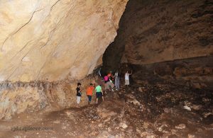 Maanghit Cave