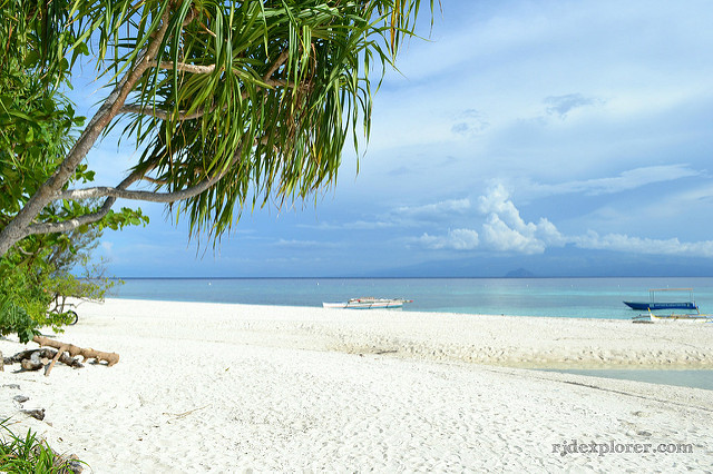 CAMIGUIN | Navigating Around Mantigue Island Nature Park, Camiguin